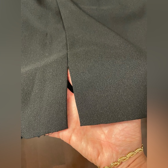 Elegant Black Lace Sleeve Dress - Picture 8 of 8